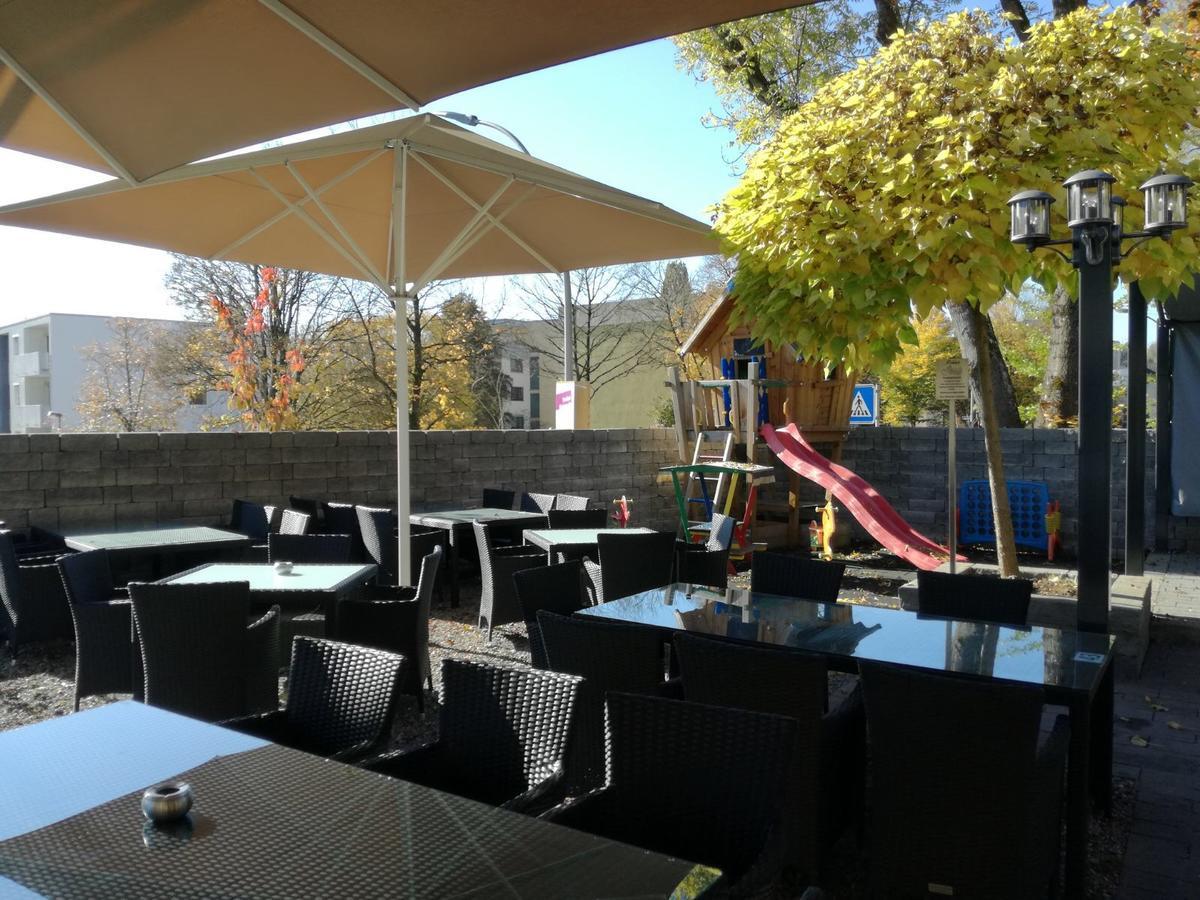 Gaststaette Peperoni Otel Biberach an der Riß Dış mekan fotoğraf