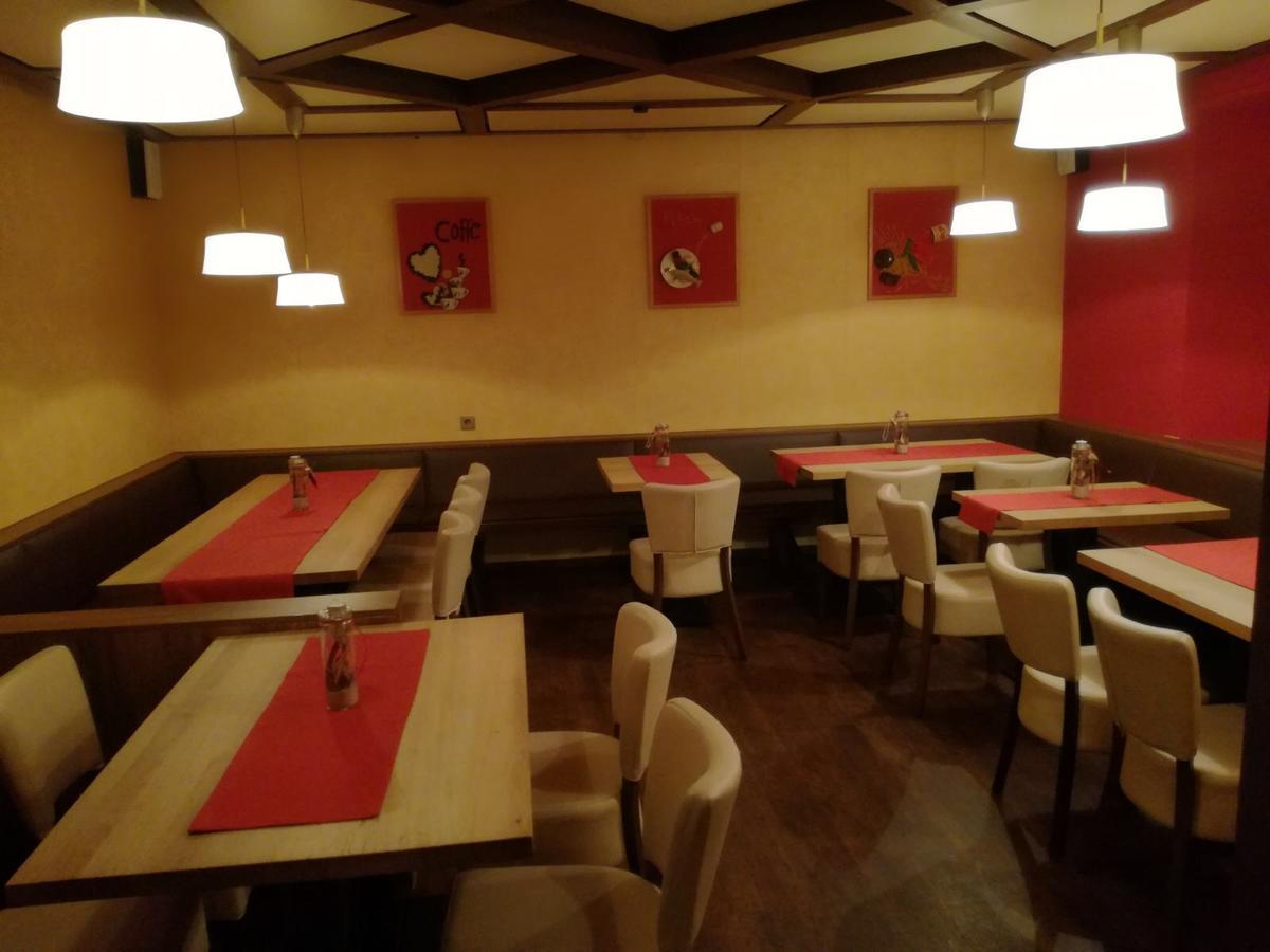 Gaststaette Peperoni Otel Biberach an der Riß Dış mekan fotoğraf