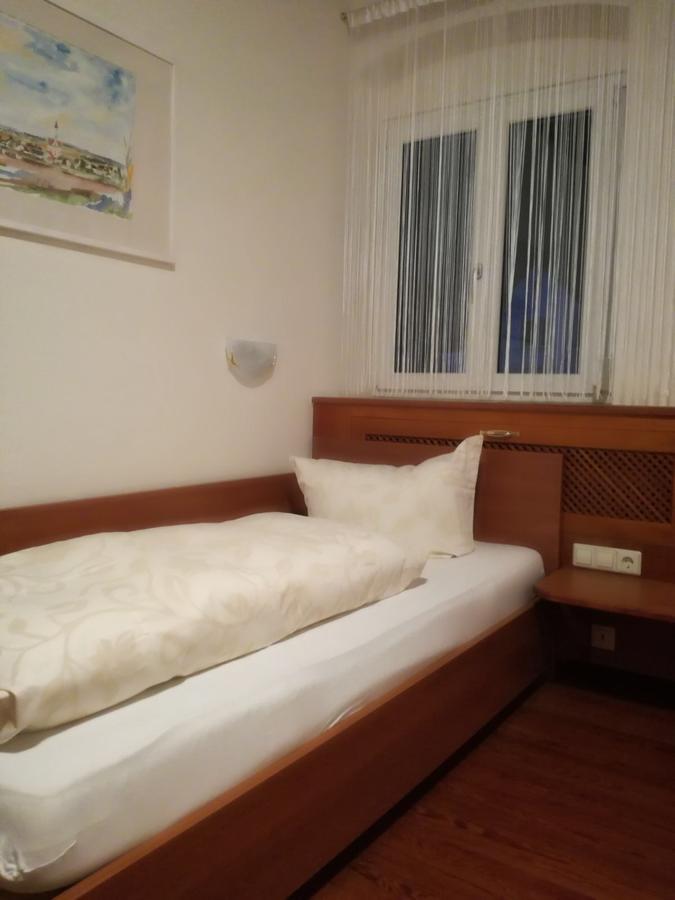 Gaststaette Peperoni Otel Biberach an der Riß Dış mekan fotoğraf